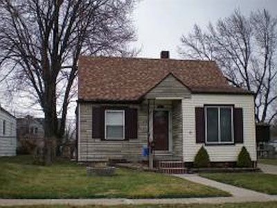 1st image of 25615 Hanover St