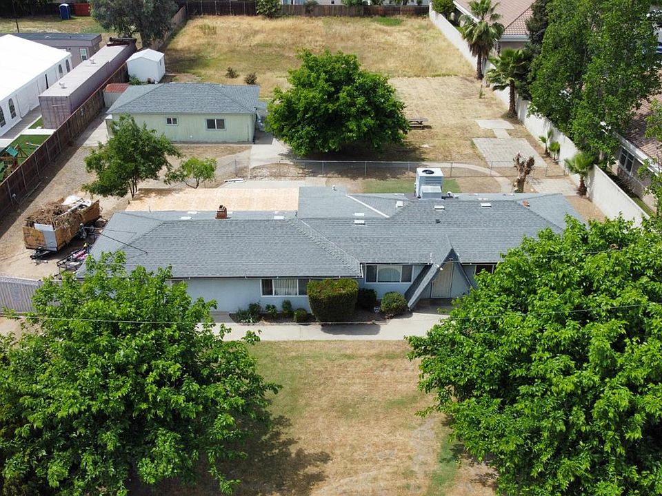 1st image of 7421 N Maple Ave