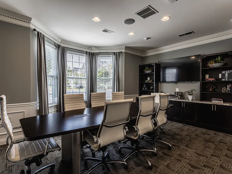Bella Vista Apartments — Photo 29