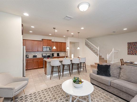 5th image of 9025 Rhodes St