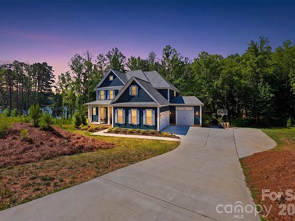 3rd image of 931 Cornelius Rd
