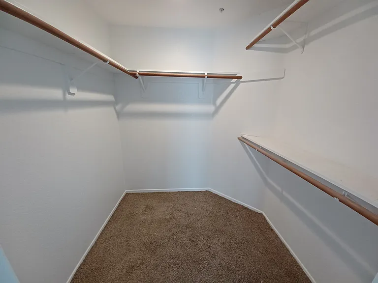583 Hildale Cir — Photo 2