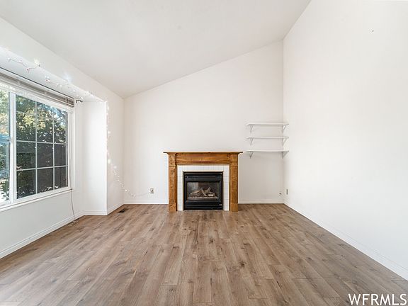 4th image of 4647 W Luxor Park