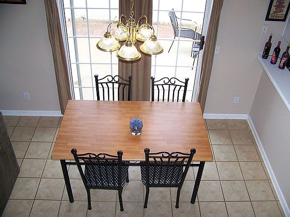 4th image of 691 Bedford Ct