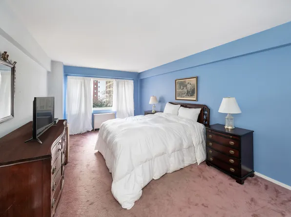 345 East 56th Street image 5 of 10