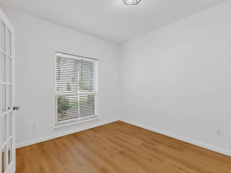 7807 Kristina Dr — Photo 15