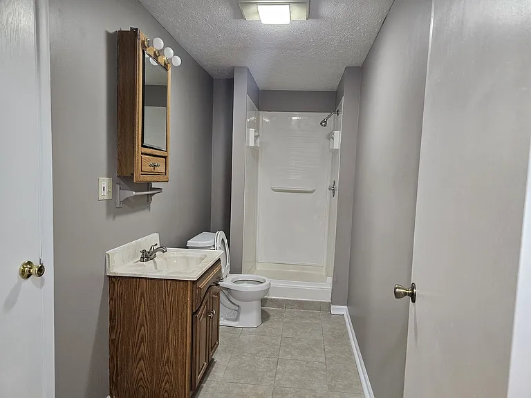 15057 Emmet St — Photo 33