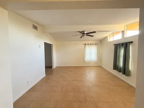5110 Village Grn Photo 1