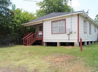 912 W Trinity St, Madisonville, TX 77864