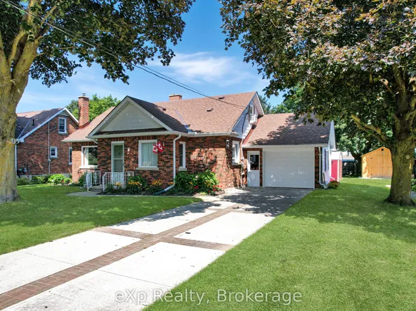 6 Johnstone Blvd, Brockton, ON N0G 2V0