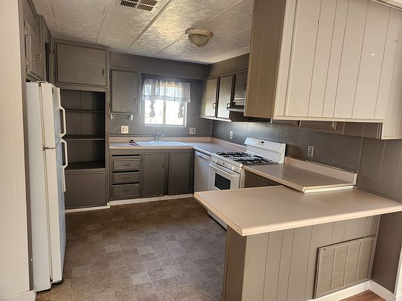 4th image of 12792 Iona Ave