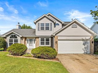 380 Regency Ct, Aurora, IL 60504