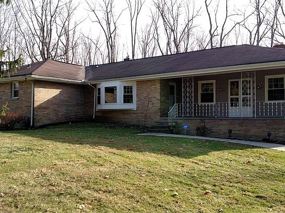 2nd image of 17152 S Meadowpark Dr