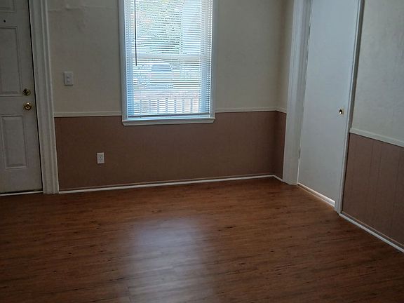 5th image of 1005 Jackson St NW