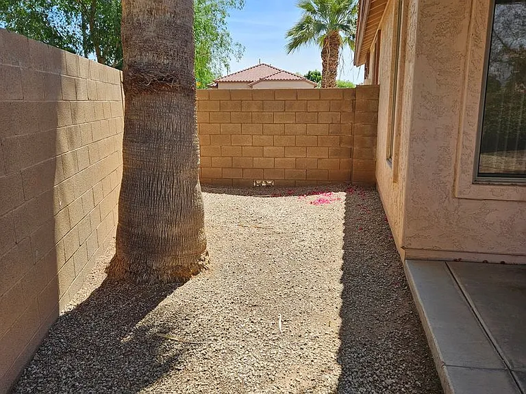 890 E Kyle Ct — Photo 3