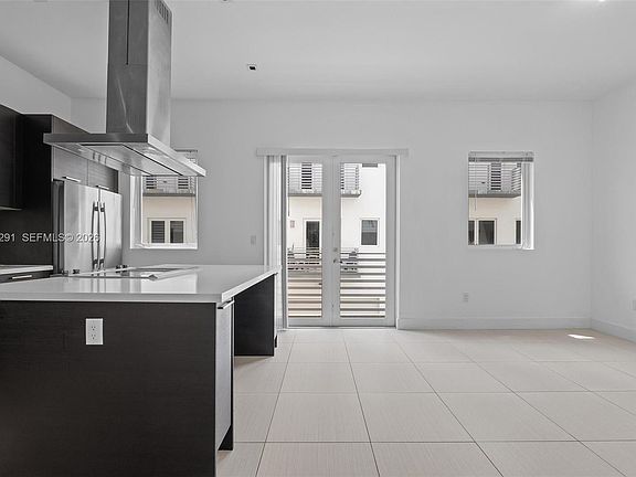 5th image of 9161 NW 33rd St