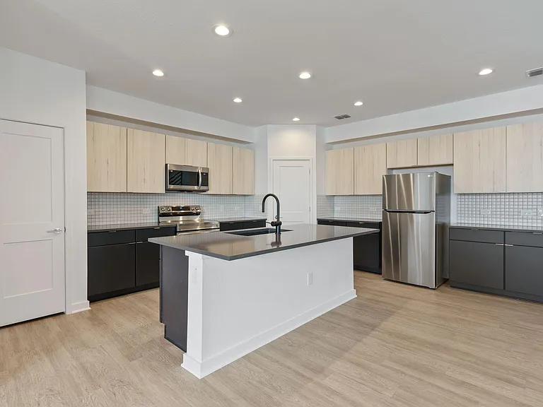 7601 Cooper Ln #4 — Photo 6