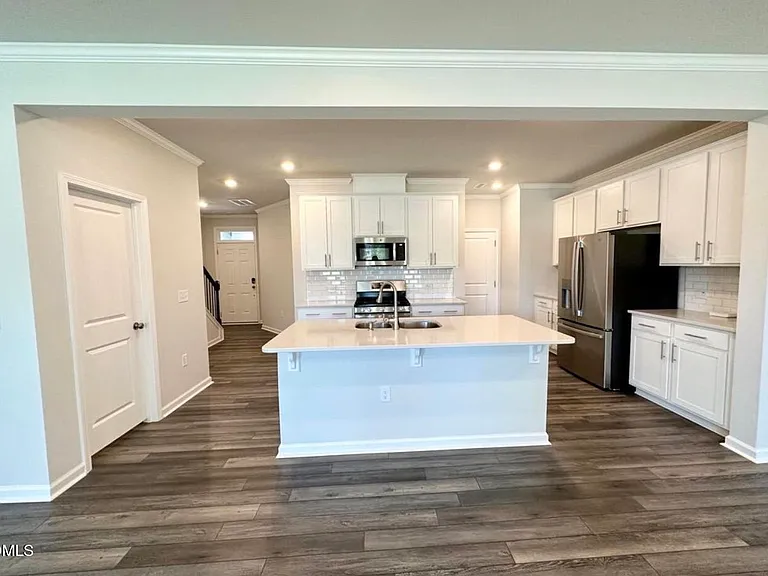 108 Jade Creek Dr — Photo 7
