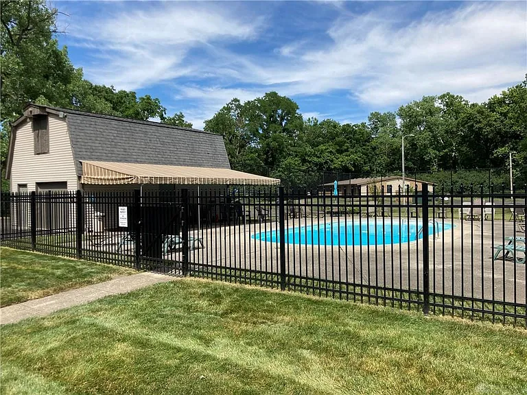 5359 Dunmore Dr — Photo 13