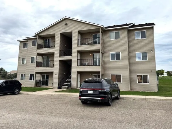 1624 20th Ave NW APT 102, Minot, ND 58703