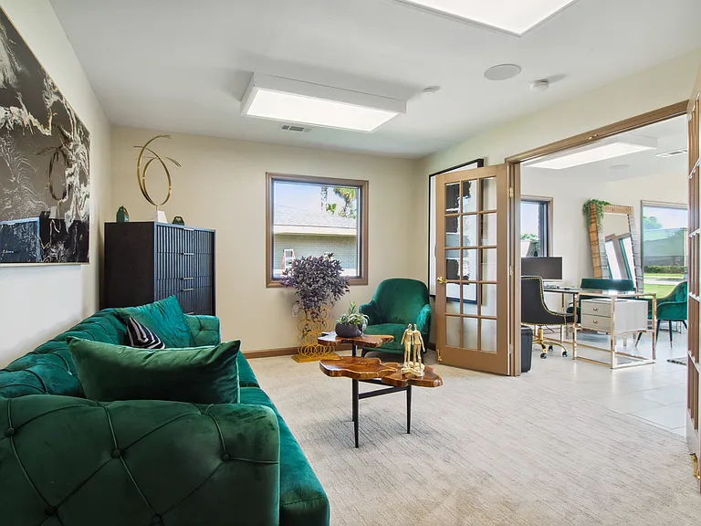 Emerald Pointe Apartment Homes — Photo 16