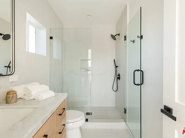 6765 1/2 Lexington Ave — Photo 24