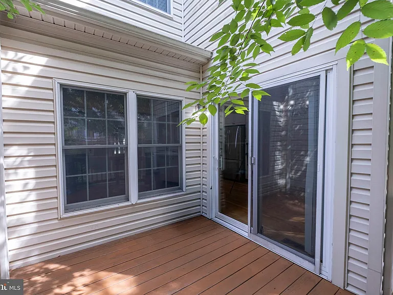 3940 Kathryn Jean Ct — Photo 18