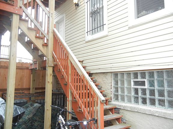 2nd image of 2305 W Grand Ave #Ch2
