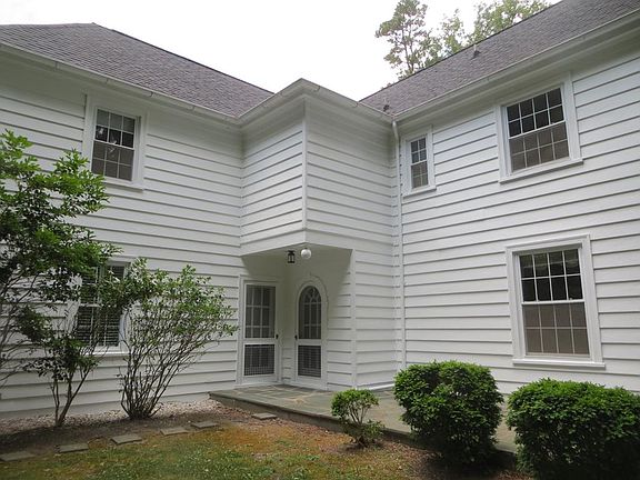 3rd image of 246 Linden Dr