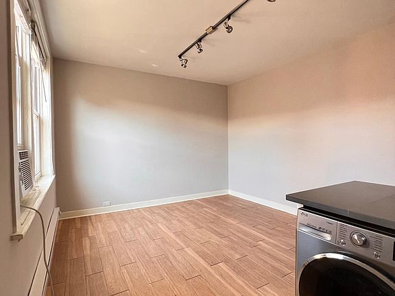 3rd image of 513 W Belmont Ave #4