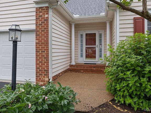 2nd image of 126 Carriage Point Ln