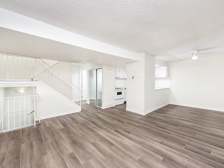 2200 Woodview Dr SW — Photo 6