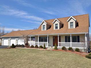 3895 Ellerman Dr, Zanesville, OH 43701