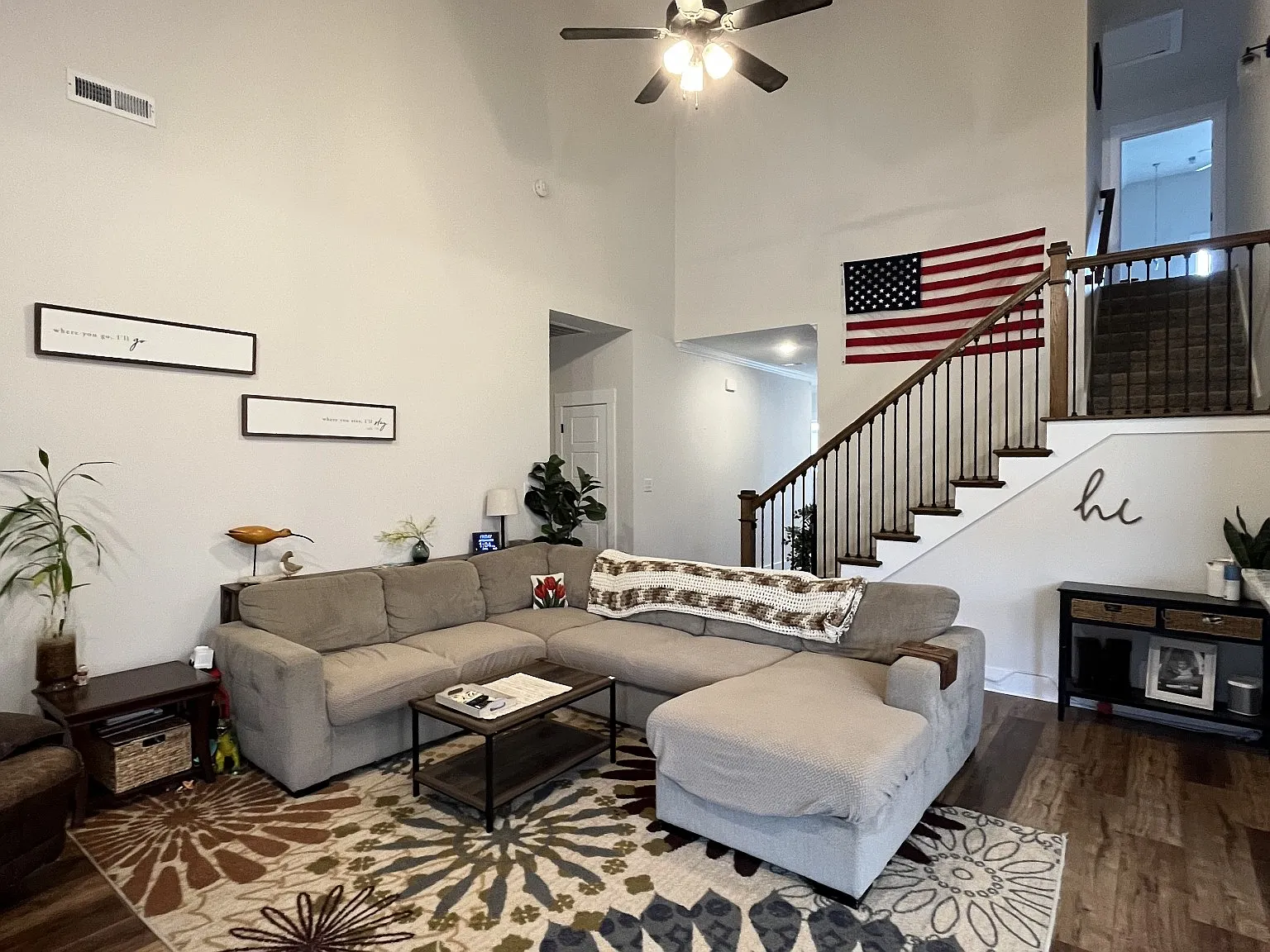 5 bed, 2346 sqft, $2,500 — Photo 2