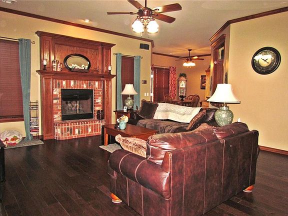 3rd image of 627 W Pine Rose Court Way