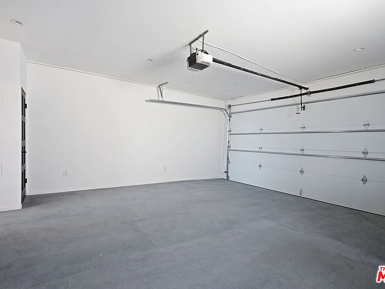 8908 Appian Way — Photo 48