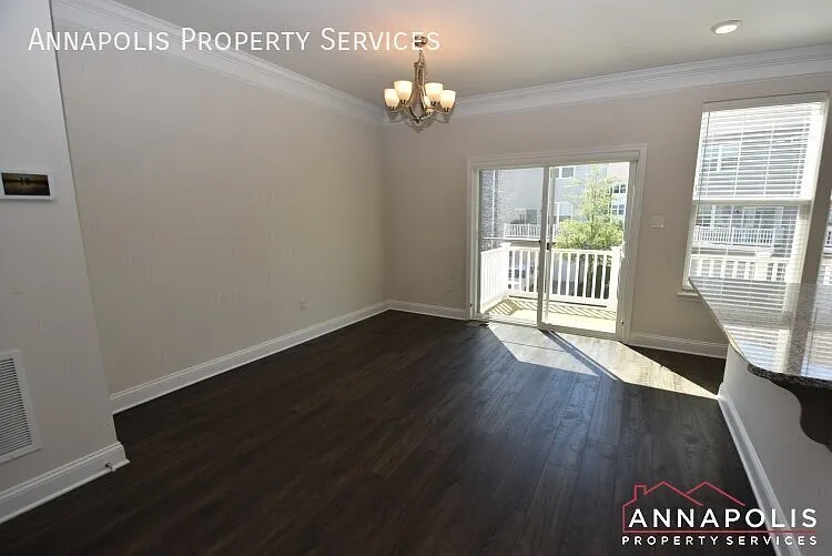 318 bright light court — Photo 3