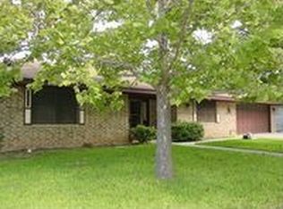 124 Crestwood Dr, Kerrville, TX 78028
