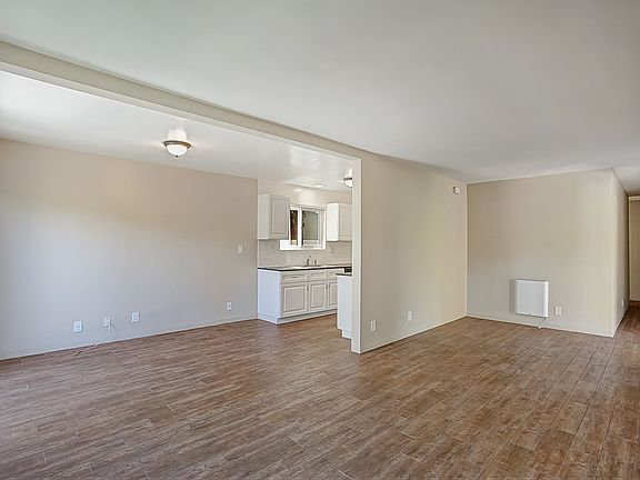 2nd image of 2320 De La Vina St APT 6