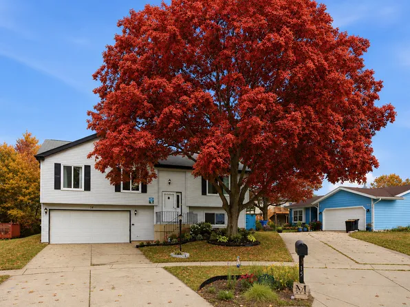17 Windgate Ct, Streamwood, IL 60107