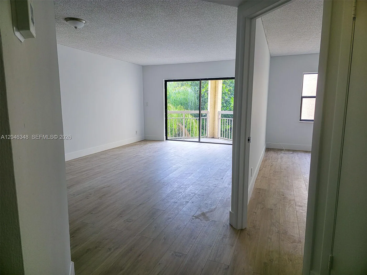 Las Vistas At Doral Condo — Photo 2