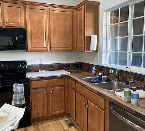 5th image of 9442 Elmhurst Ln Unit B
