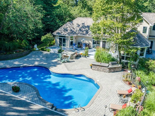 140 N Woods Drive, Wading River, NY 11792