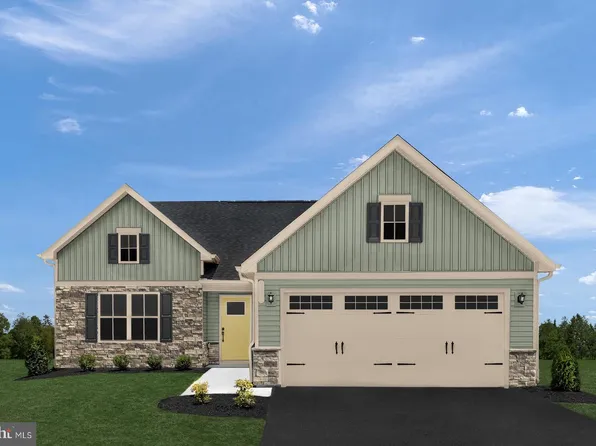 1852 Caracas Blvd, Martinsburg, WV 25403