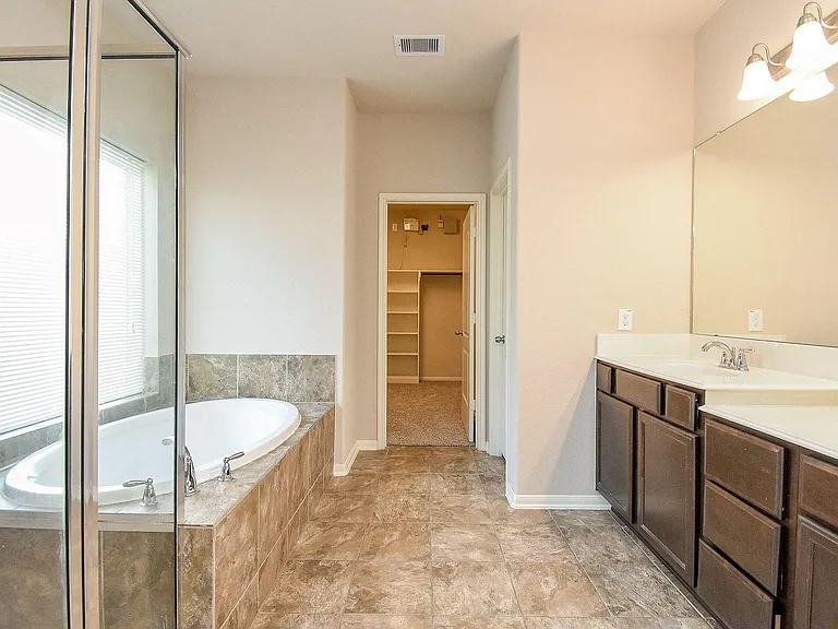 4215 Mill Oaks Dr — Photo 26