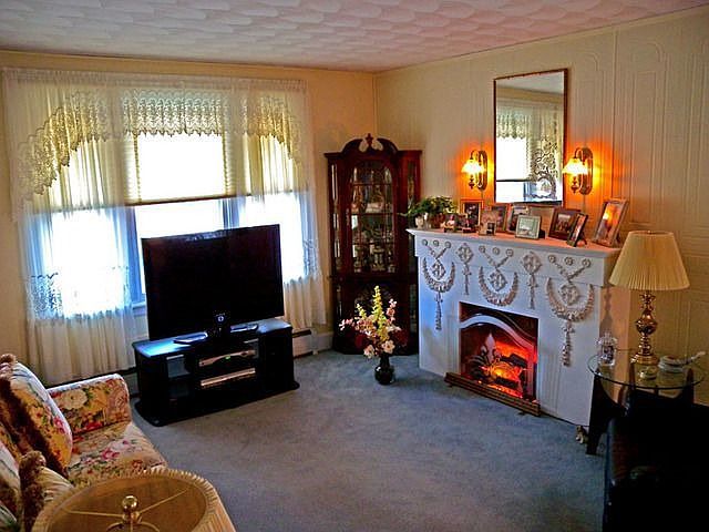 2nd image of 632 Rosemont Pl