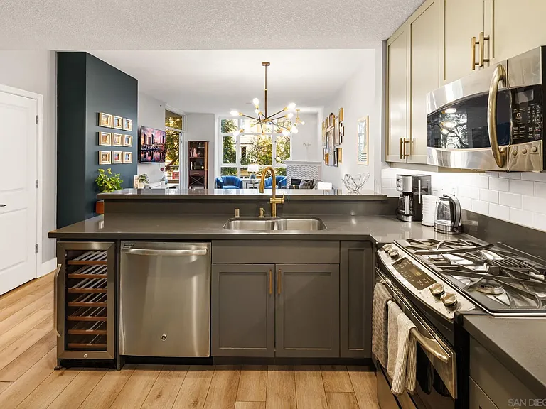 850 Beech St #307 — Photo 8