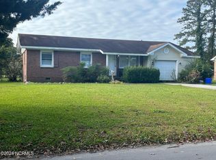 114 Oxford Dr, Jacksonville, NC 28546