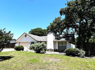 111 Woodland Dr, Highland Village, TX 75077