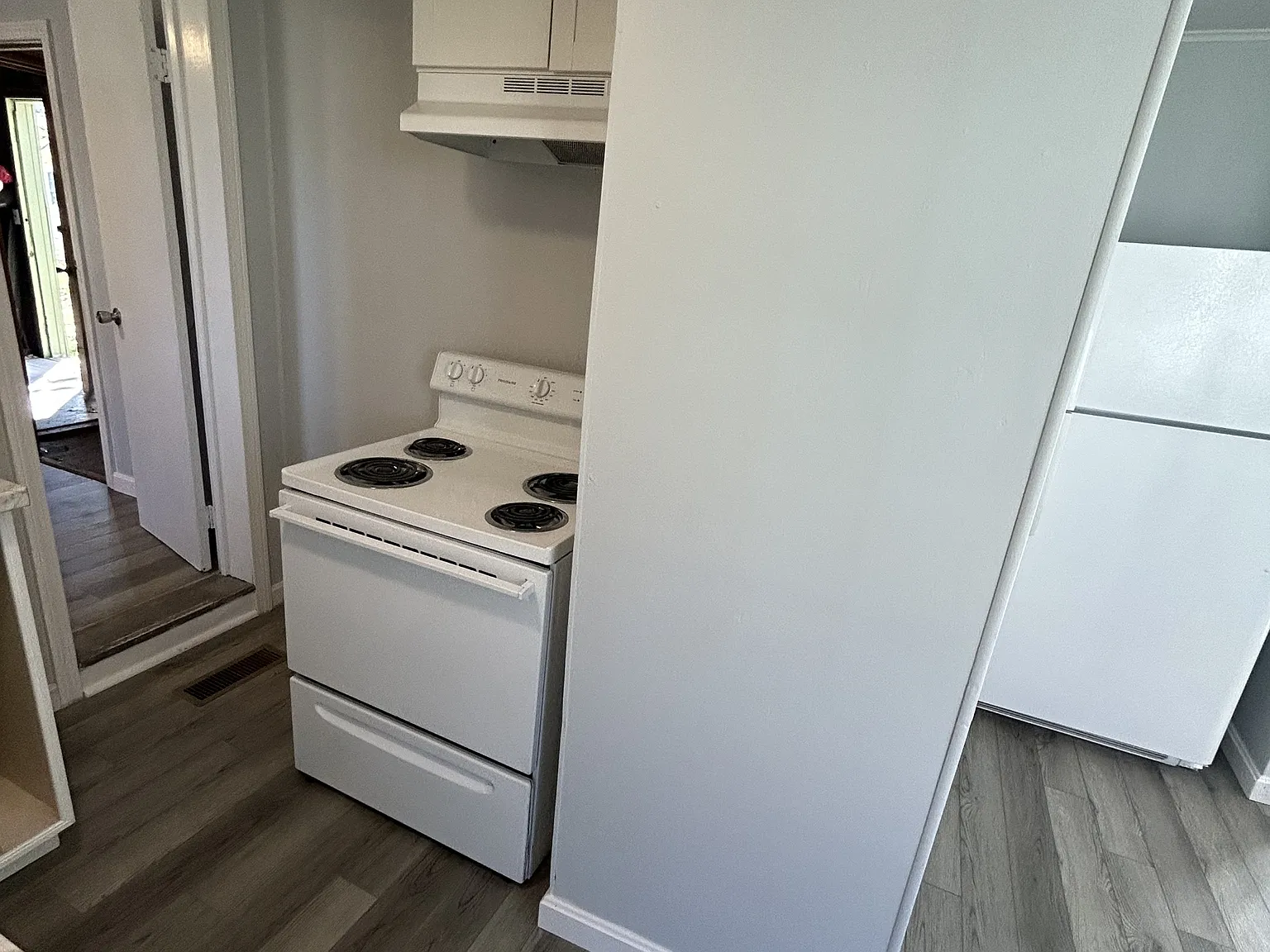 85 Parkview Avenue - 1 — Photo 3